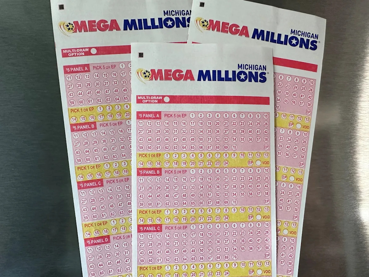 No Winner in $800M Mega Millions; Jackpot Climbs to $843M